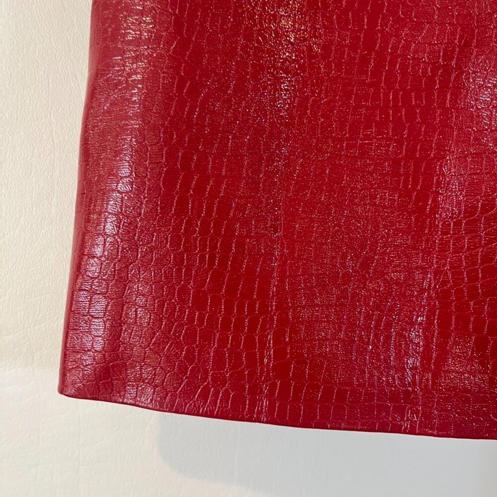 Porridge Anthropologie NEW with flaw Red Faux Snakeskin Mini Skirt XS Shiny - Picture 5 of 10